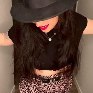 Meet your Posher, Shirley